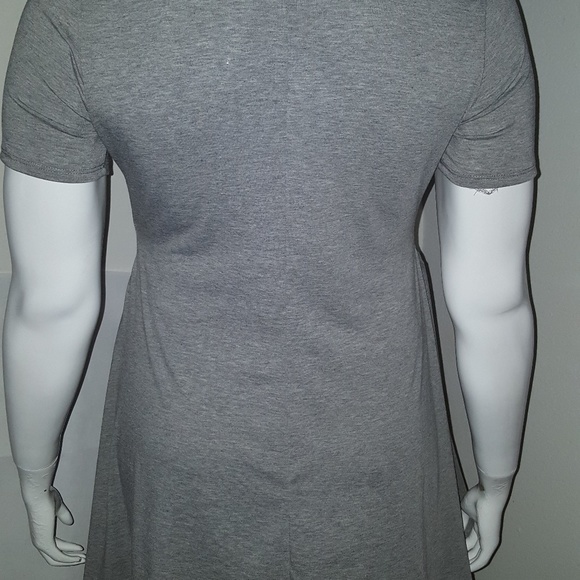 Casual T-shirt with zipper detail - Picture 3 of 4